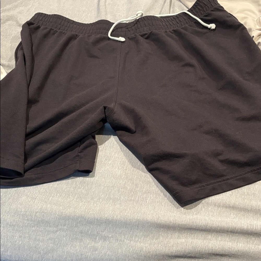 Athletic Works Men's Black Sports Shorts - Picture 3 of 3